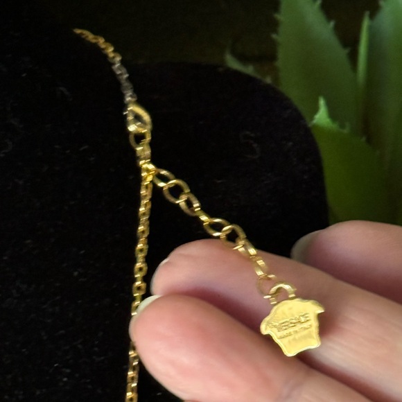 Versche Medusa Vintage Adjustable Necklace - Picture 5 of 7
